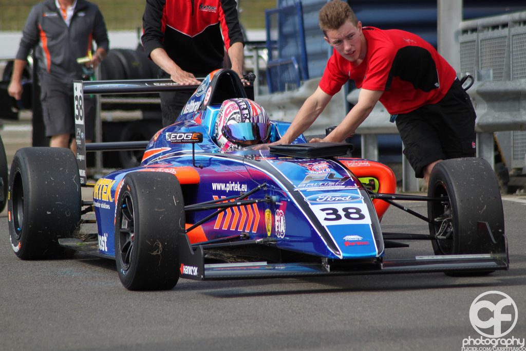 29216108302_2571561093_k